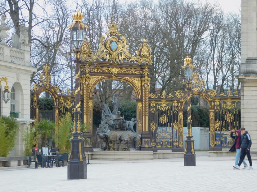 Scenic Family-Friendly Walks and Wildlife Encounters at Parc de la Tête d'Or in Lyon